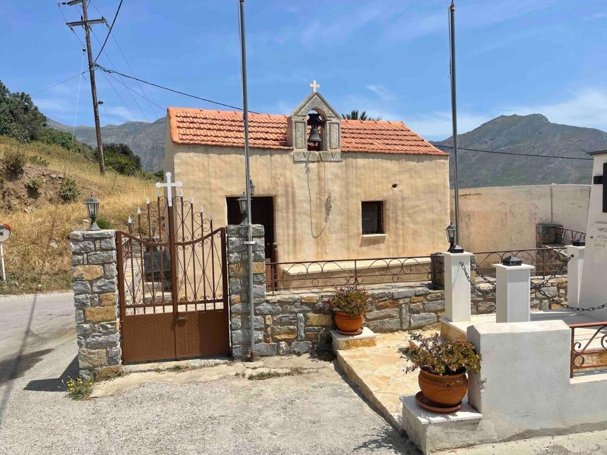Yiannioú Varsamos מראה חיצוני תמונה